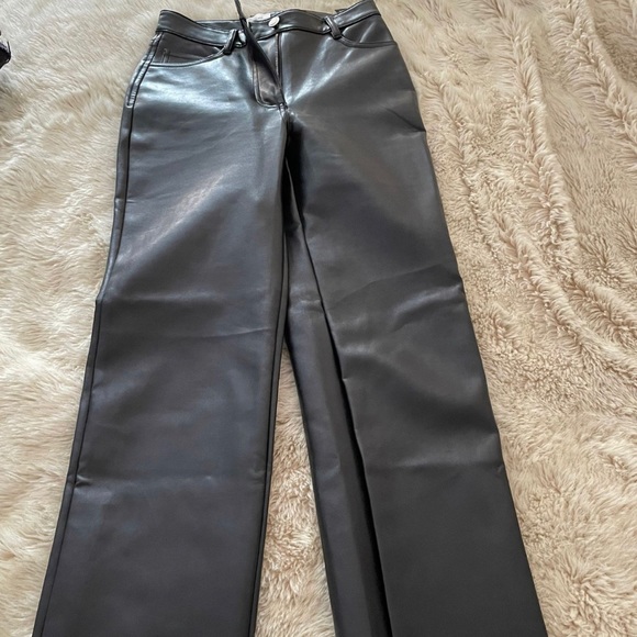 black aritzia straight leg vegan leather pants - Picture 1 of 2